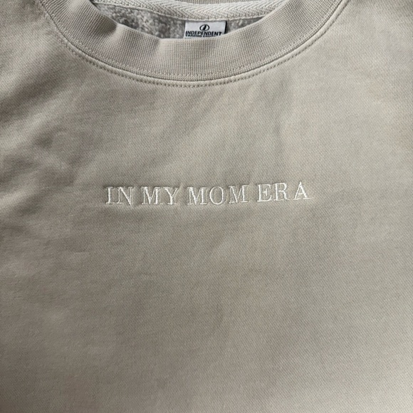 In My Mom Era Pullover Cream Sweatshirt Embroidered Crewneck Women Medium - Picture 2 of 11